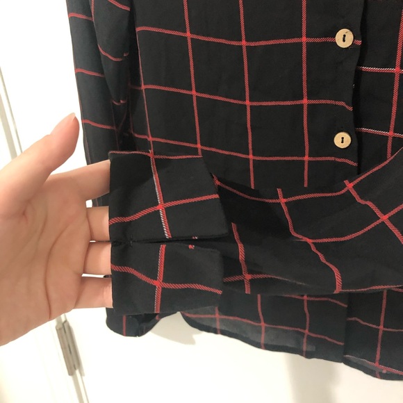 Black and Red Collar Button Light weight Blouse S - Picture 4 of 6
